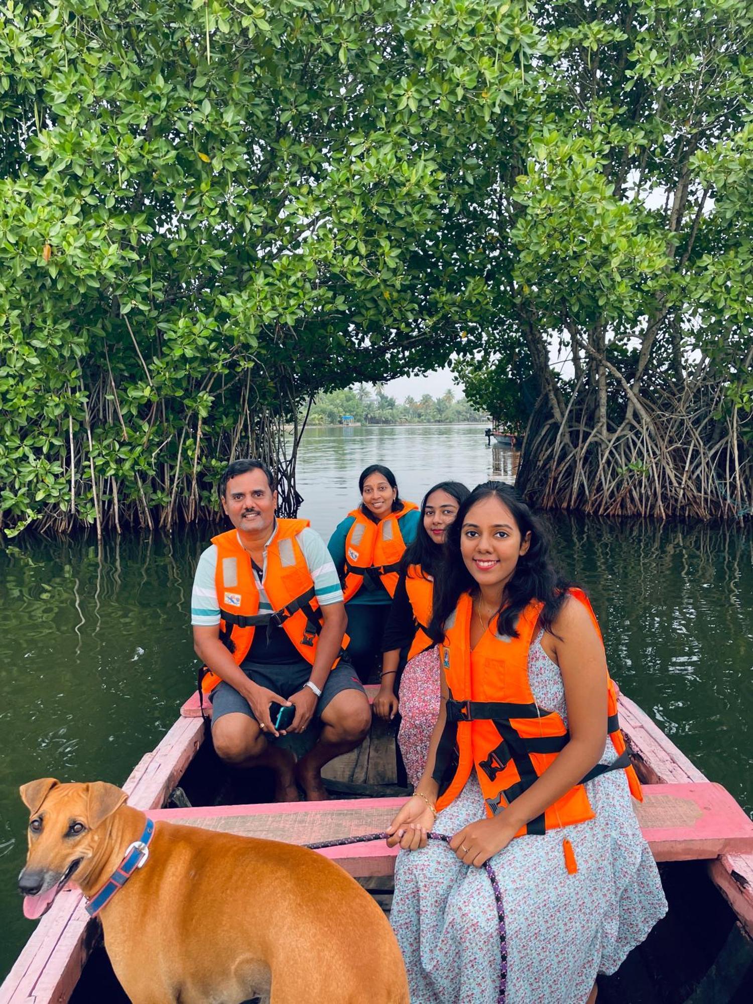 Riverrootsstays Mundrothuruth 外观 照片